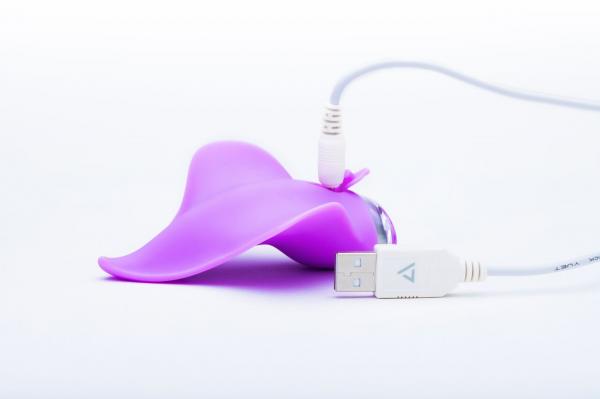 Mimic Manta Ray Handheld Massager Lilac Purple - Image 2